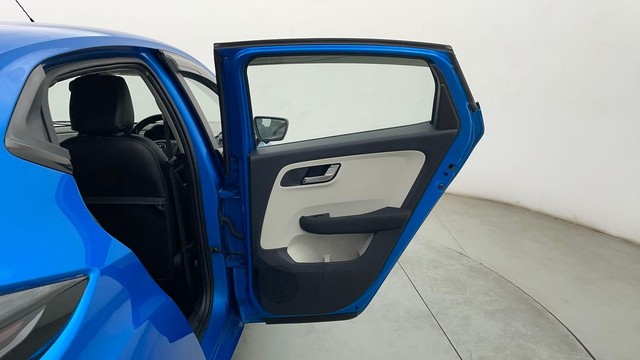 Second-hand 2022 Tata Altroz XZ for sale in Chennai-28