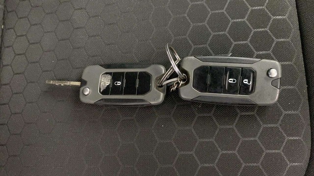 Second-hand 2019 Jeep Compass 2.0 Sport Plus BSIV for sale in Lucknow-6