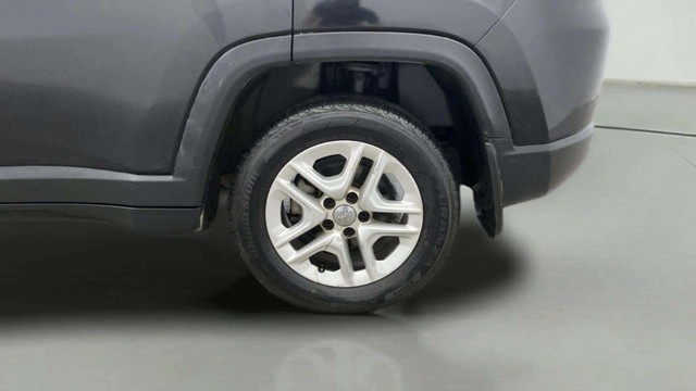 Second-hand 2019 Jeep Compass 2.0 Sport Plus BSIV for sale in Lucknow-28