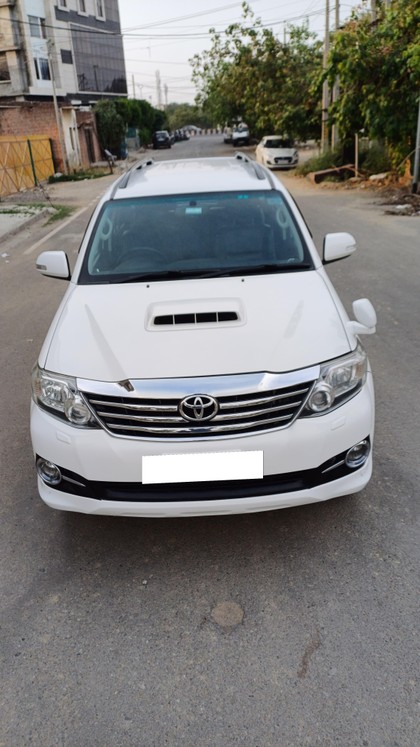 Toyota Fortuner 4X2 Diesel AT Second-hand 2015 Toyota Fortuner 4X2 Diesel AT for sale in Ludhiana