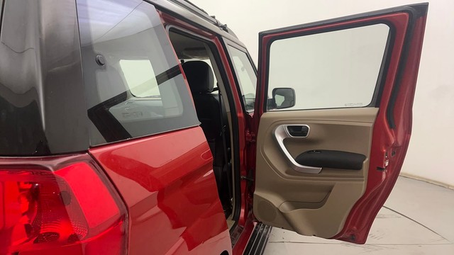 Second-hand 2017 Mahindra TUV 300 T10 Dual Tone for sale in Hyderabad-39