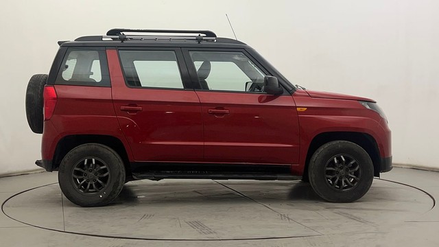 Second-hand 2017 Mahindra TUV 300 T10 Dual Tone for sale in Hyderabad-2