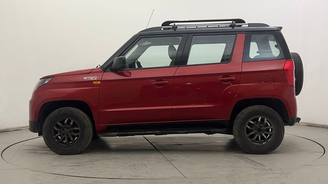 Second-hand 2017 Mahindra TUV 300 T10 Dual Tone for sale in Hyderabad-6