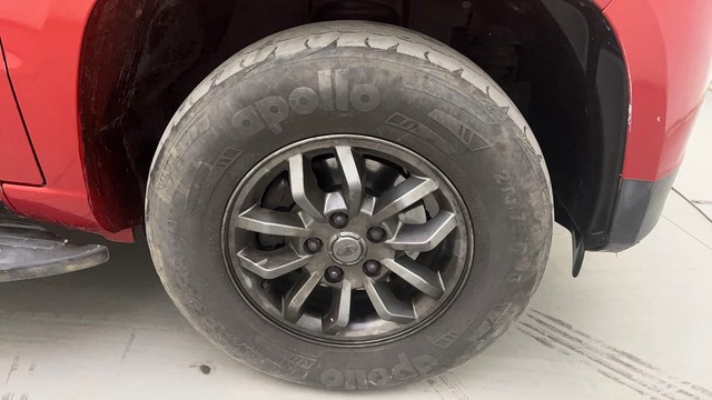 Second-hand 2017 Mahindra TUV 300 T10 Dual Tone for sale in Hyderabad-17