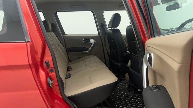 Second-hand 2017 Mahindra TUV 300 T10 Dual Tone for sale in Hyderabad-37