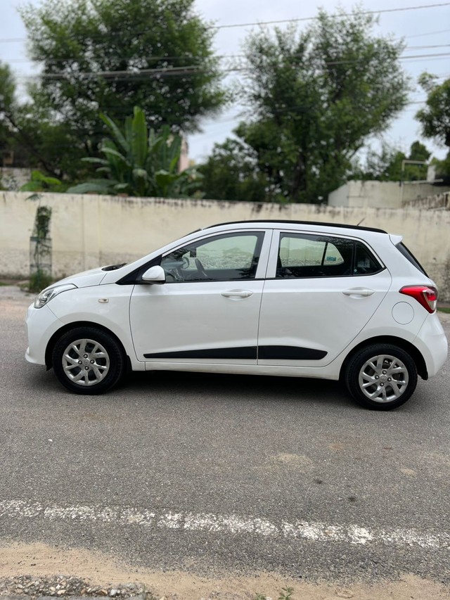 Second-hand 2018 Hyundai Grand i10 Magna for sale in Ajmer-4