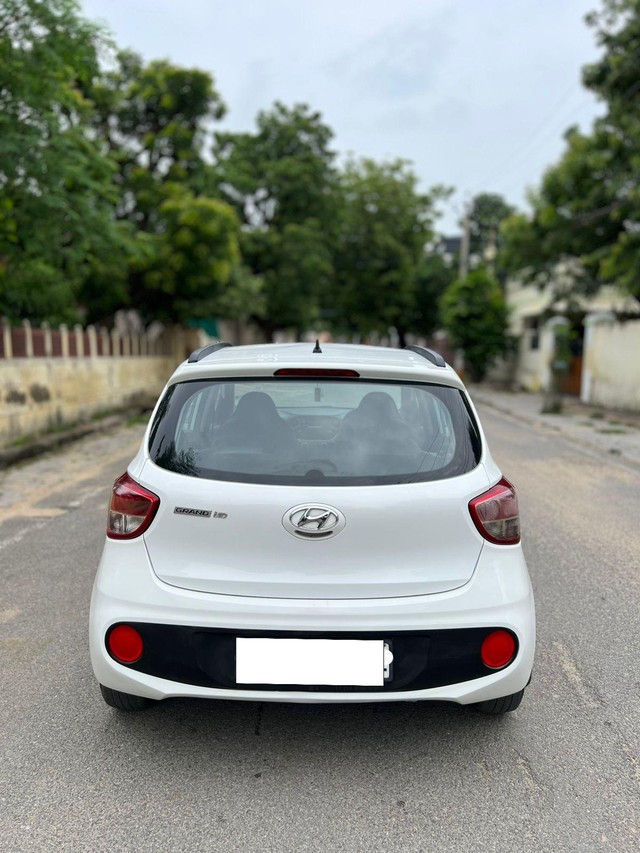 Second-hand 2018 Hyundai Grand i10 Magna for sale in Ajmer-2