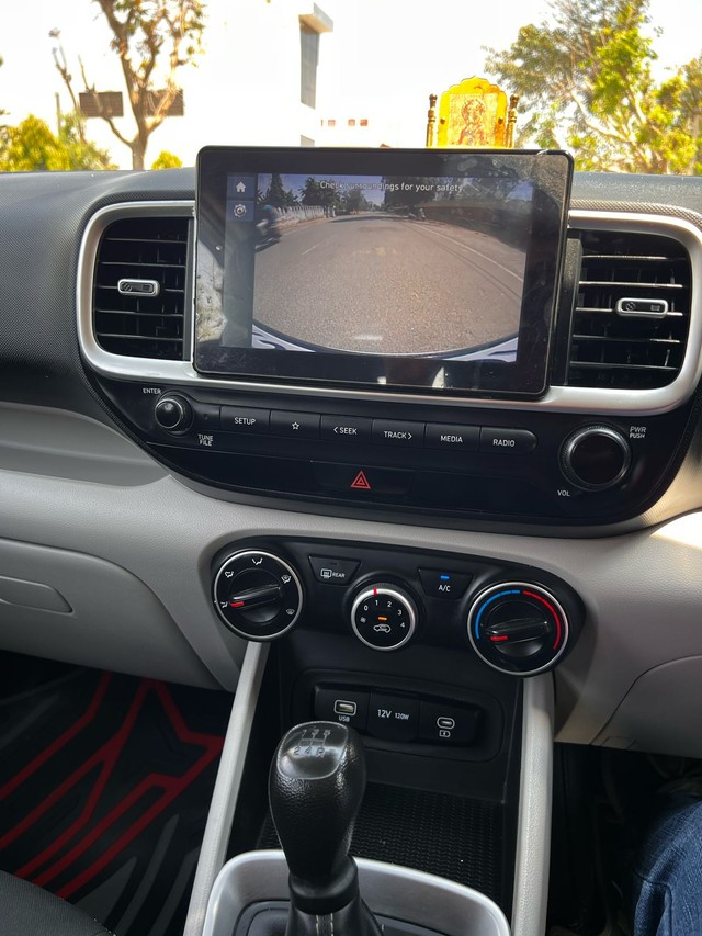 Hyundai Venue S Opt 2023-2025 Second-hand 2023 Hyundai Venue S Opt 2023-2025 for sale in Ajmer-11