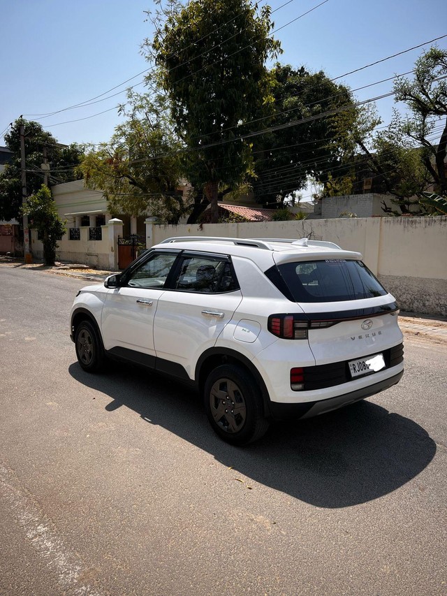 Hyundai Venue S Opt 2023-2025 Second-hand 2023 Hyundai Venue S Opt 2023-2025 for sale in Ajmer-6