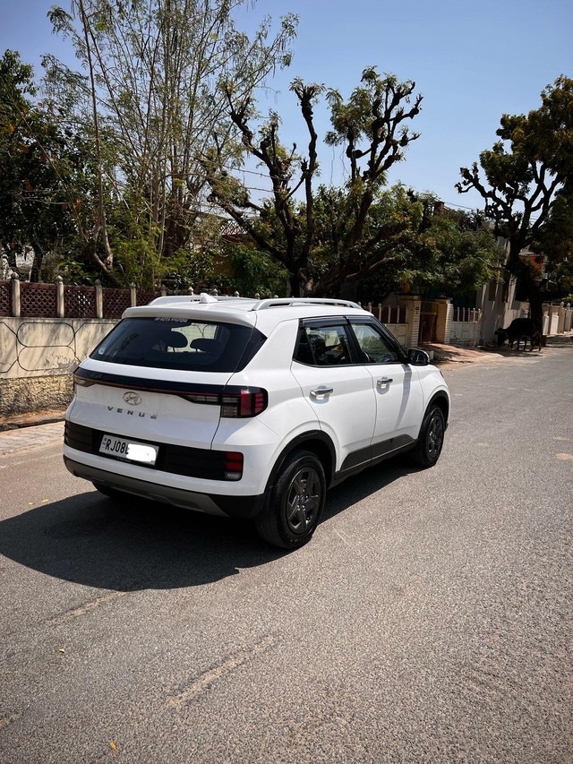 Hyundai Venue S Opt 2023-2025 Second-hand 2023 Hyundai Venue S Opt 2023-2025 for sale in Ajmer-8