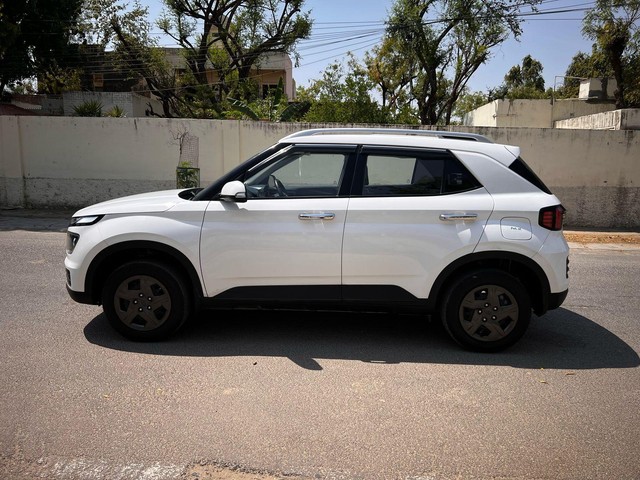 Hyundai Venue S Opt 2023-2025 Second-hand 2023 Hyundai Venue S Opt 2023-2025 for sale in Ajmer-3