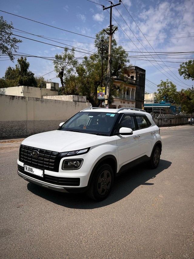 Hyundai Venue S Opt 2023-2025 Second-hand 2023 Hyundai Venue S Opt 2023-2025 for sale in Ajmer-4