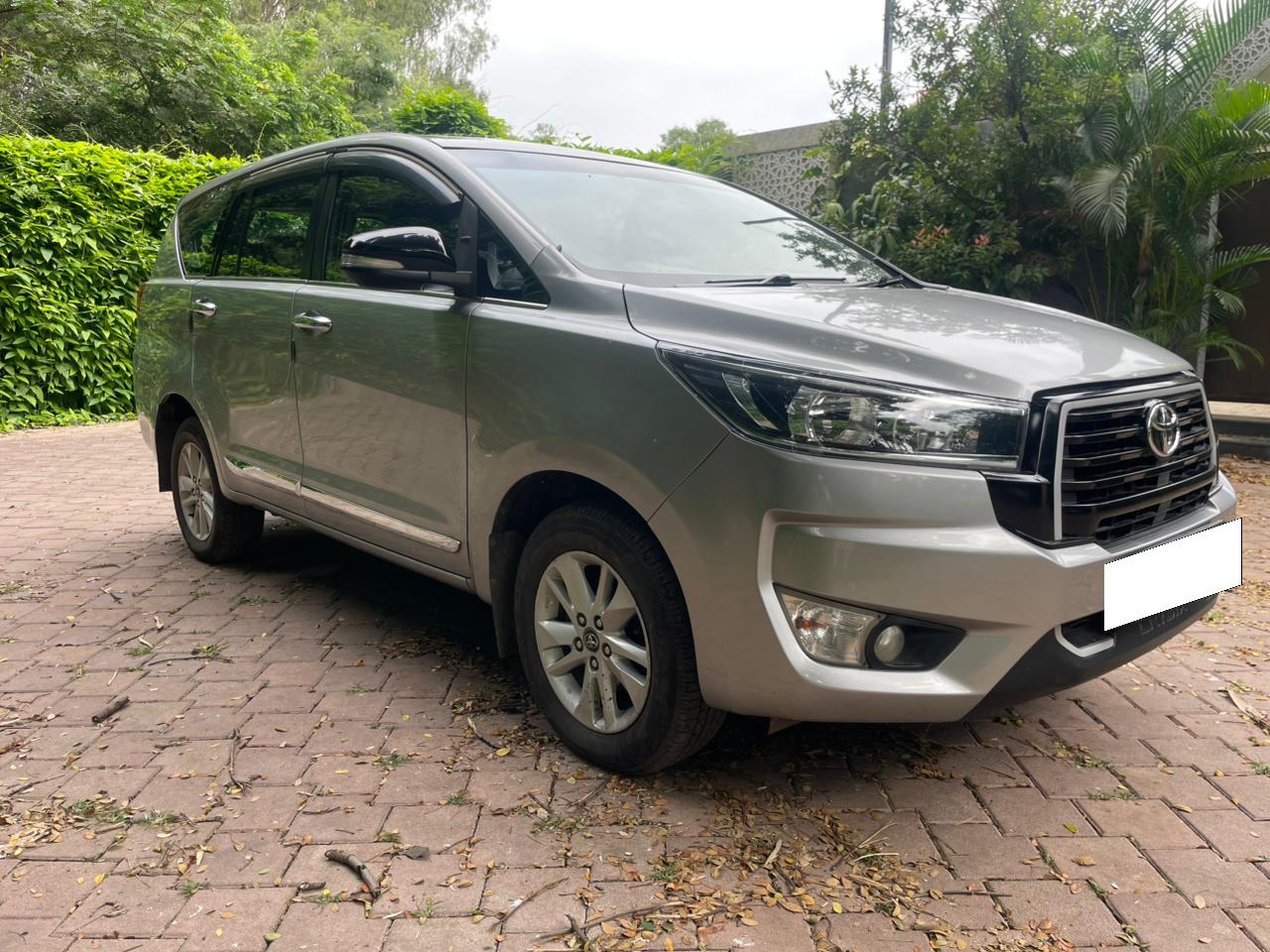 Used Toyota Innova 2.5 G (Diesel) 7 Seater BS IV Car in Pune, 2017 ...