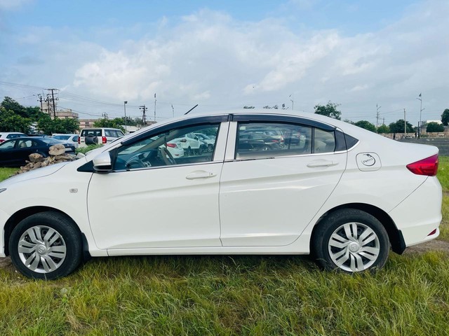Second-hand 2016 Honda City i DTec E for sale in Rajkot-3