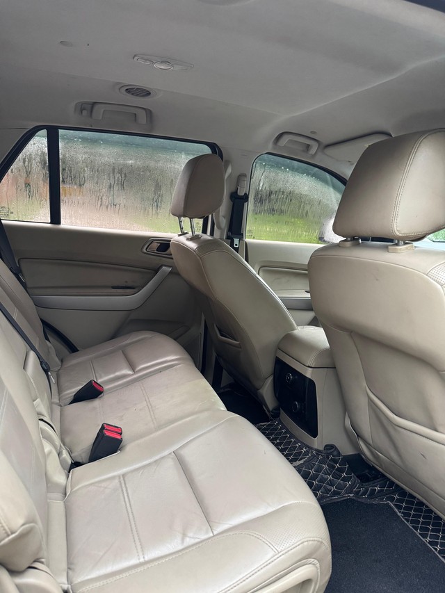 Second-hand 2019 Ford Endeavour Titanium 4X2 for sale in Lucknow-15