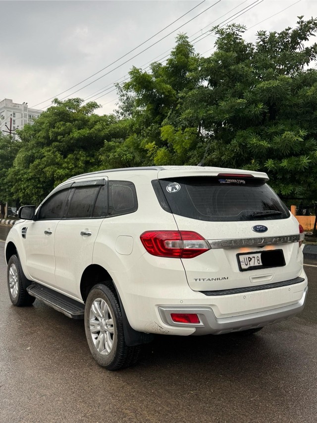 Second-hand 2019 Ford Endeavour Titanium 4X2 for sale in Lucknow-8