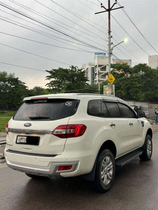 Second-hand 2019 Ford Endeavour Titanium 4X2 for sale in Lucknow-7