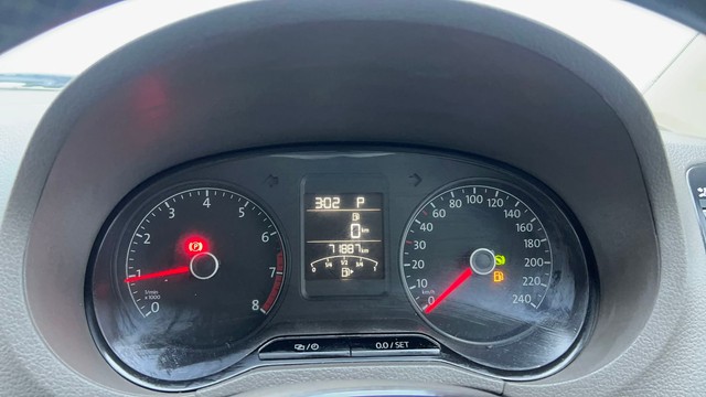 Second-hand 2015 Volkswagen Vento Petrol Highline AT for sale in Gurgaon-13