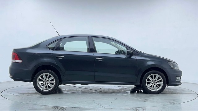 Second-hand 2015 Volkswagen Vento Petrol Highline AT for sale in Gurgaon-2