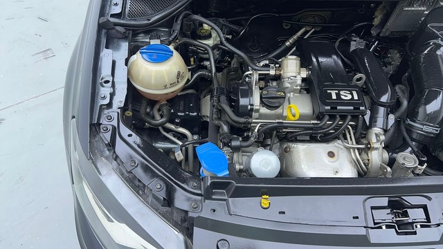 Second-hand 2015 Volkswagen Vento Petrol Highline AT for sale in Gurgaon-24