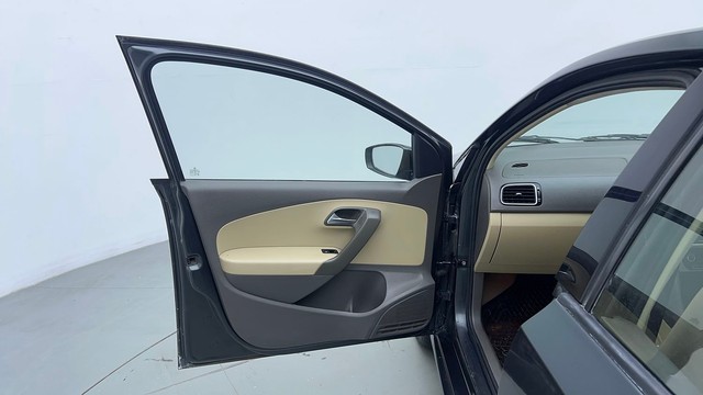 Second-hand 2015 Volkswagen Vento Petrol Highline AT for sale in Gurgaon-33