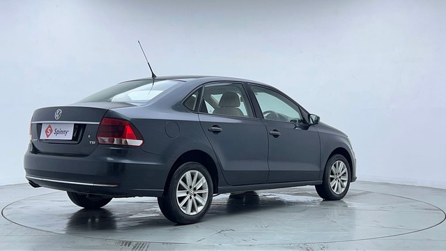 Second-hand 2015 Volkswagen Vento Petrol Highline AT for sale in Gurgaon-3