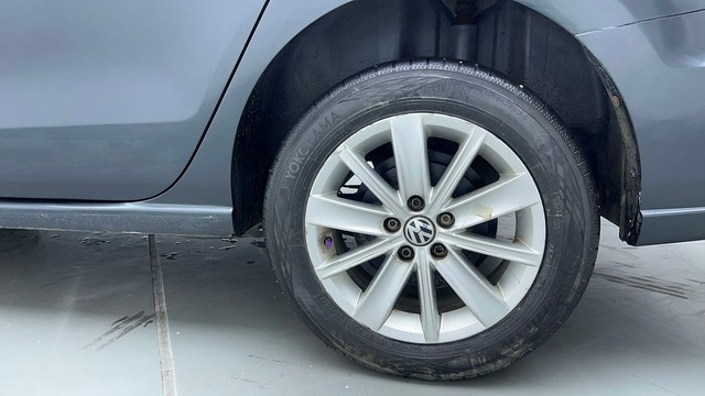 Second-hand 2015 Volkswagen Vento Petrol Highline AT for sale in Gurgaon-19