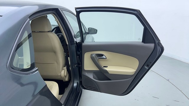 Second-hand 2015 Volkswagen Vento Petrol Highline AT for sale in Gurgaon-37