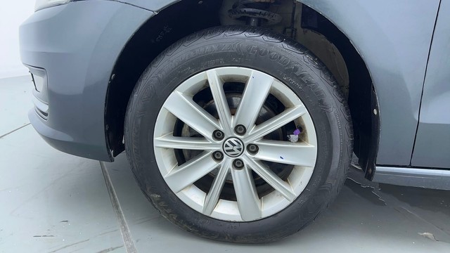 Second-hand 2015 Volkswagen Vento Petrol Highline AT for sale in Gurgaon-20