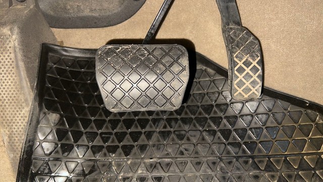 Second-hand 2015 Volkswagen Vento Petrol Highline AT for sale in Gurgaon-14