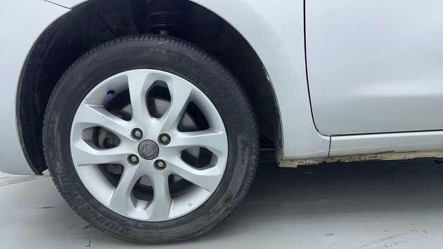 Second-hand 2016 Nissan Micra XV for sale in Ghaziabad-20