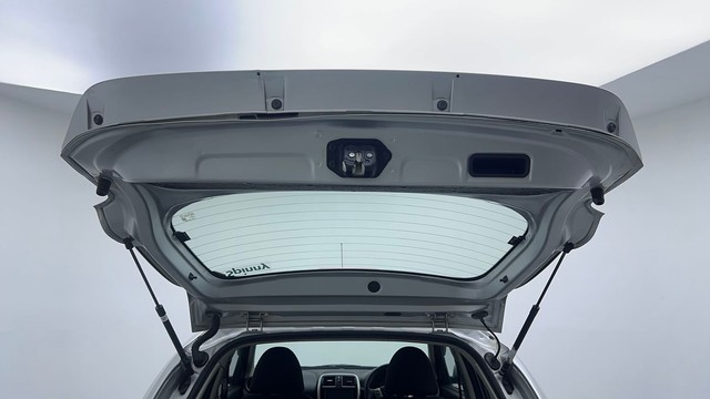 Second-hand 2016 Nissan Micra XV for sale in Ghaziabad-29