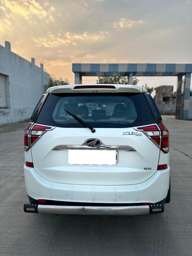 Second-hand 2020 Mahindra XUV500 W11 FWD Diesel for sale in Akola-2