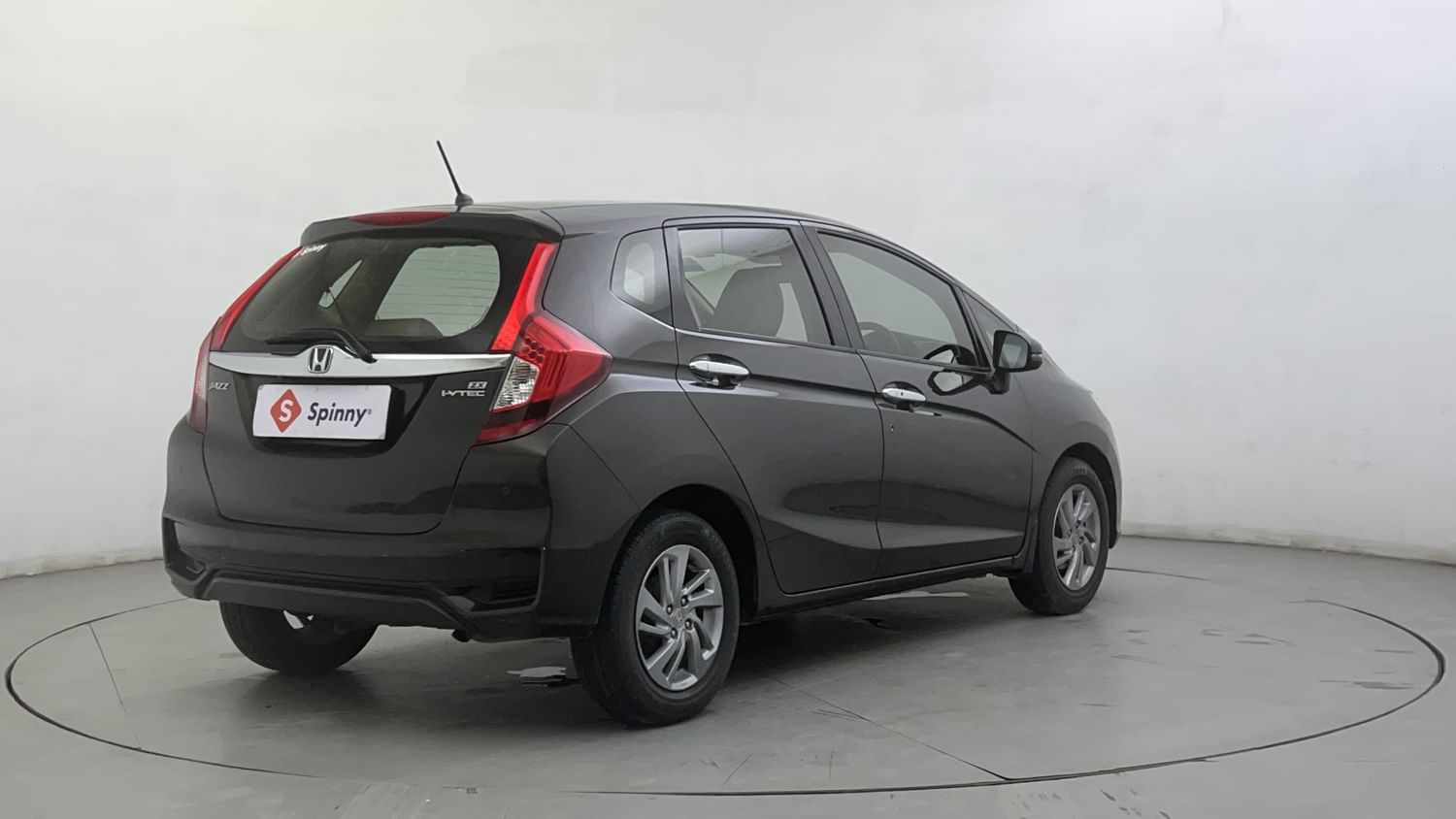 に Buy Used Honda Jazz ZX of 2021 model @ 7,87,698 INR in