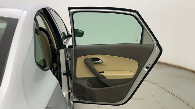 Second-hand 2022 Volkswagen Vento 1.0 TSI Highline for sale in Kolkata-38