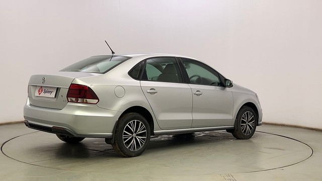 Second-hand 2022 Volkswagen Vento 1.0 TSI Highline for sale in Kolkata-3
