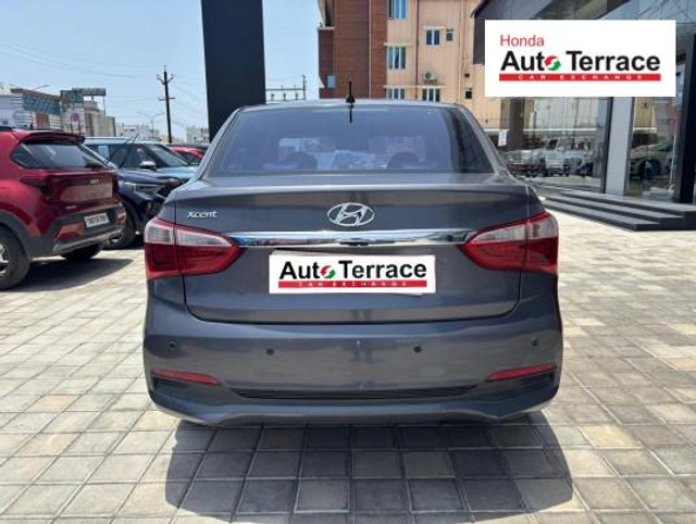 Second-hand 2022 Hyundai Aura SX for sale in Chennai-3