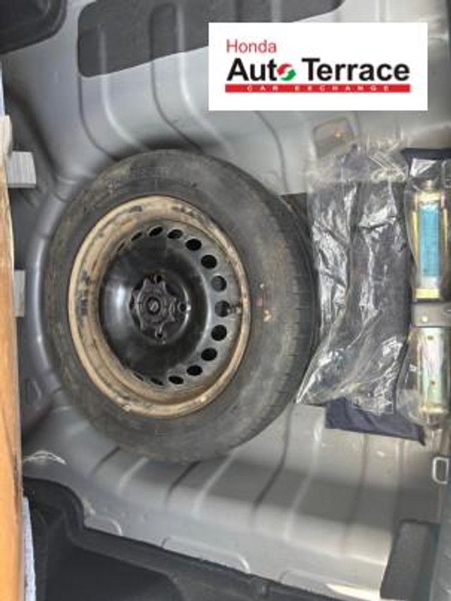 Second-hand 2022 Hyundai Aura SX for sale in Chennai-12