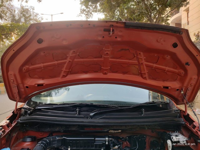 Second-hand 2019 Maruti Wagon R ZXI AMT 1.2BSIV for sale in Sikandrabad-6