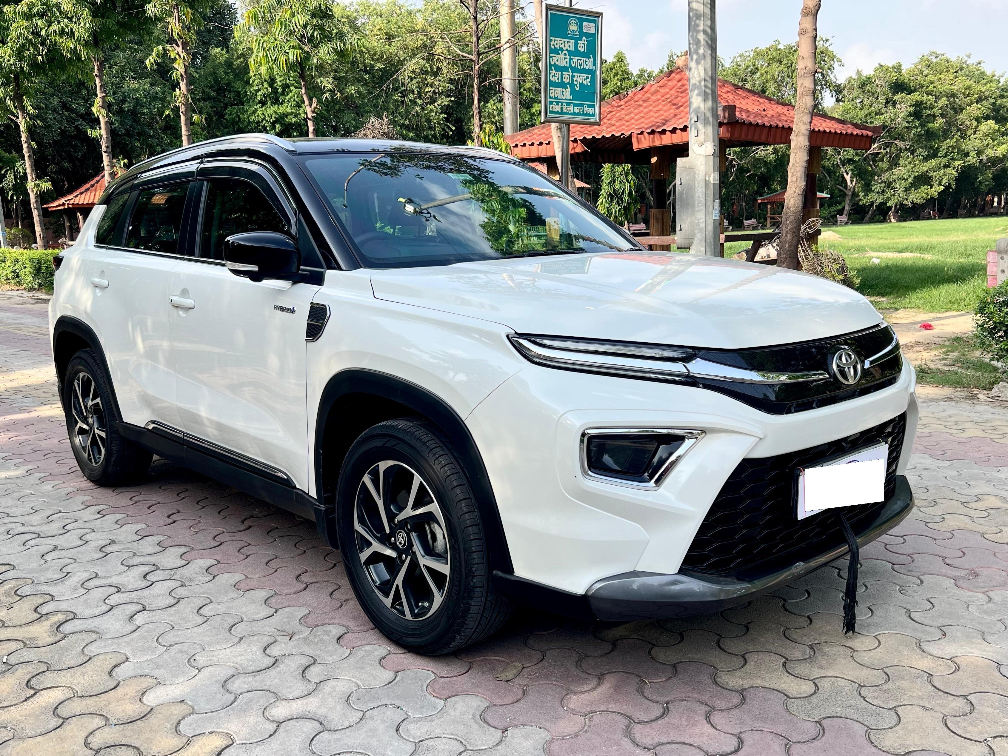 Used Toyota Hyryder V HYBRID Car in New Delhi, 2023 Model - Find Best ...