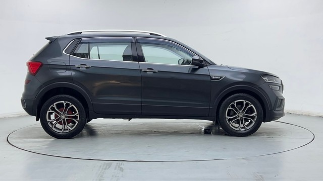 Second-hand 2022 Skoda Kushaq 1.5 TSI Style DSG for sale in New Delhi-2