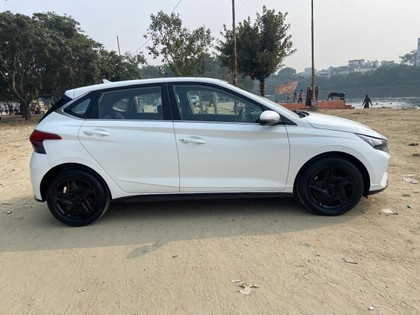 Second-hand 2020 Hyundai i20 Sportz Diesel for sale in Lucknow