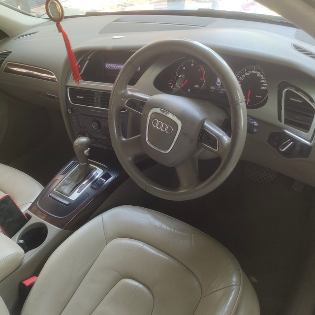 Audi A4 2.0 TDI Second-hand 2011 Audi A4 2.0 TDI for sale in Bangalore-5