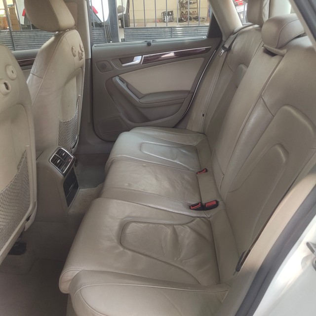 Audi A4 2.0 TDI Second-hand 2011 Audi A4 2.0 TDI for sale in Bangalore-8