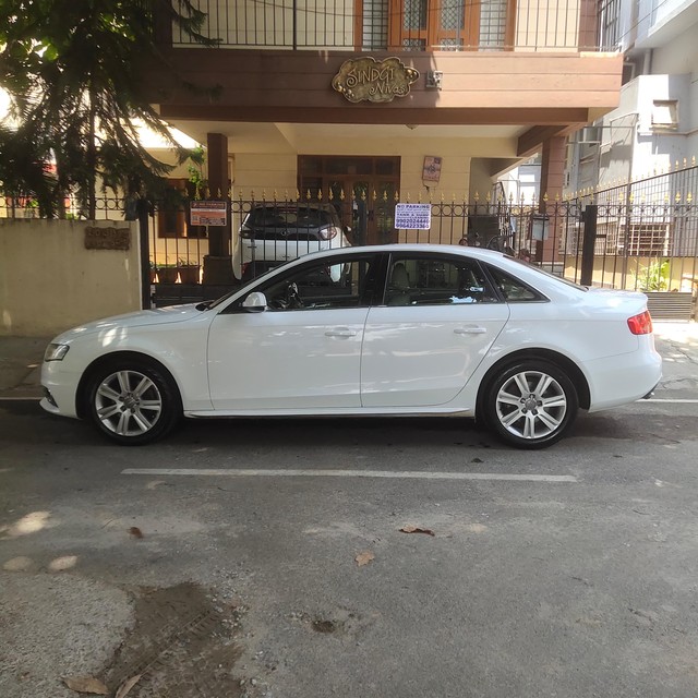 Audi A4 2.0 TDI Second-hand 2011 Audi A4 2.0 TDI for sale in Bangalore-4