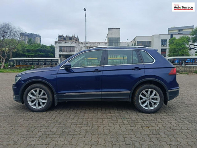 Second-hand 2017 Volkswagen Tiguan 2.0 TDI Highline for sale in Mumbai-4