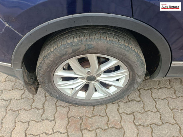 Second-hand 2017 Volkswagen Tiguan 2.0 TDI Highline for sale in Mumbai-21