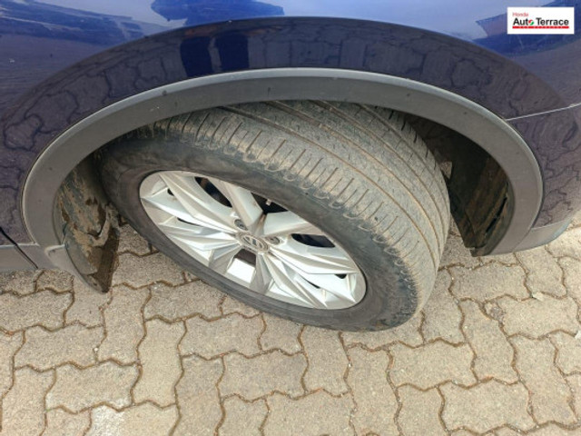 Second-hand 2017 Volkswagen Tiguan 2.0 TDI Highline for sale in Mumbai-14