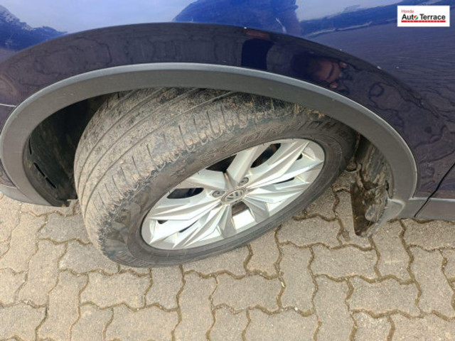 Second-hand 2017 Volkswagen Tiguan 2.0 TDI Highline for sale in Mumbai-15