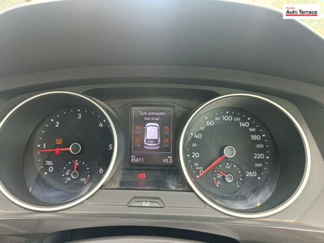 Second-hand 2017 Volkswagen Tiguan 2.0 TDI Highline for sale in Mumbai-6